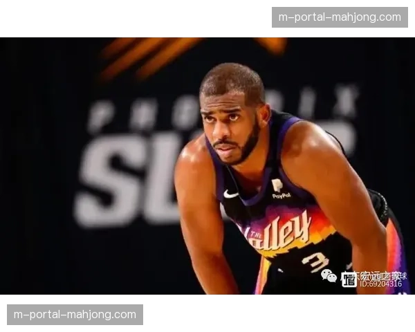 老兵不死:保罗-乔治在印第安纳客场收到致敬视频,步行者球迷起立鼓掌 老兵不死:保罗-乔治在印第安纳客场收到致敬视频,步行者球迷起立鼓掌